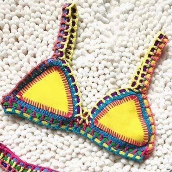 REVERSABLE CROCHET BIKINI TOP - Picture 2 of 8
